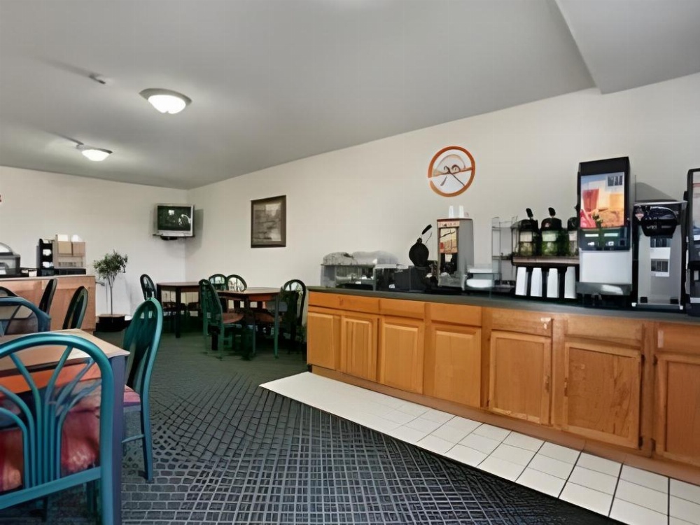 Travelodge by Wyndham Junction City Image 10